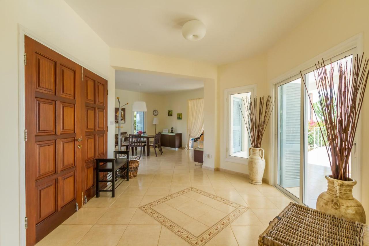 Villa Riverside Polis ภายนอก รูปภาพ