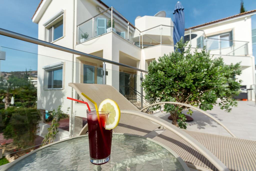 Villa Riverside Polis ภายนอก รูปภาพ
