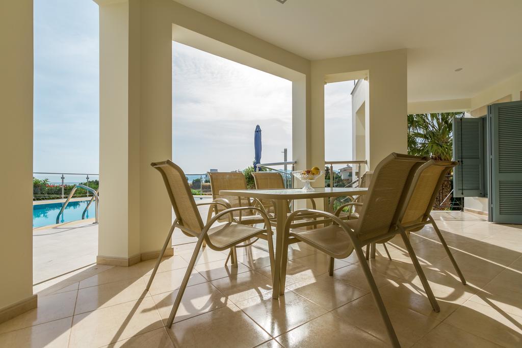 Villa Riverside Polis ภายนอก รูปภาพ