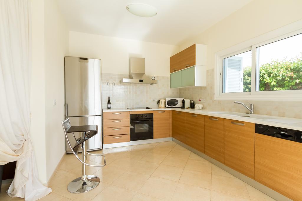 Villa Riverside Polis ภายนอก รูปภาพ