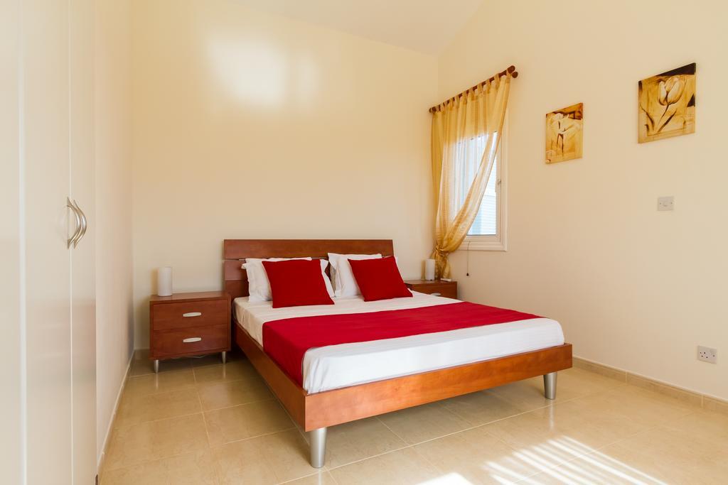 Villa Riverside Polis ภายนอก รูปภาพ