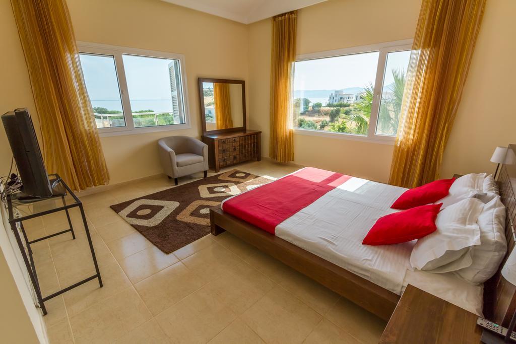 Villa Riverside Polis ภายนอก รูปภาพ