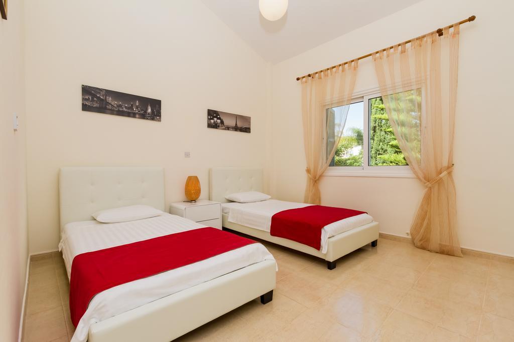 Villa Riverside Polis ภายนอก รูปภาพ