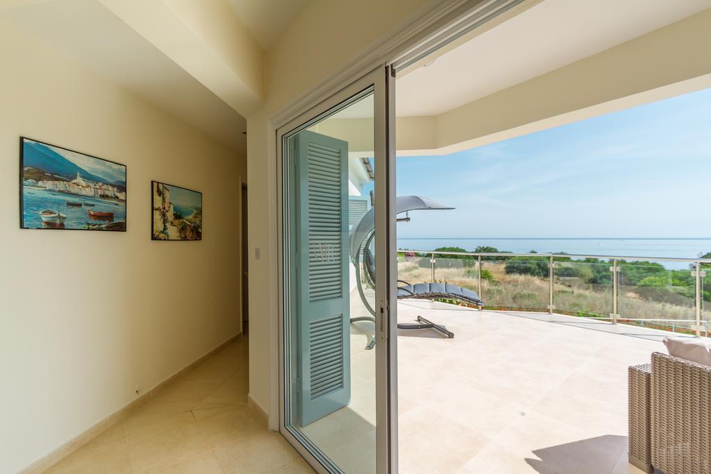 Villa Riverside Polis ภายนอก รูปภาพ